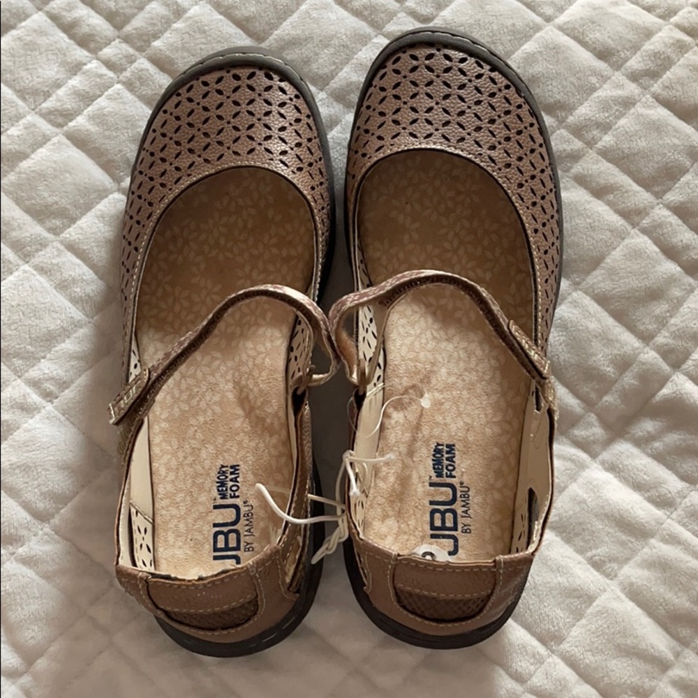 JBU by Jambu memory foam women’s shoes . NEW